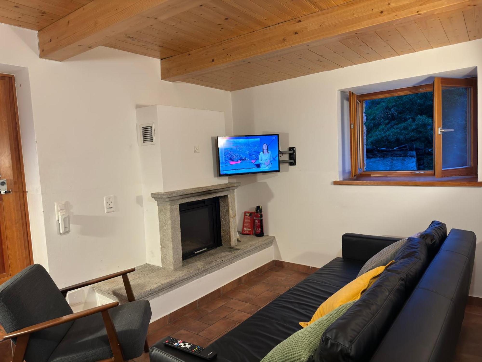 Rustici Maggia Pensión Aurigeno